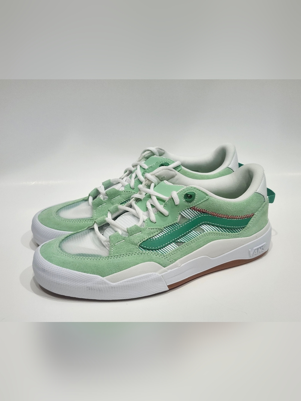Vans 2 Wayvee Skate Sneakers Mint Green/Gum White Men's Size 10 US New.